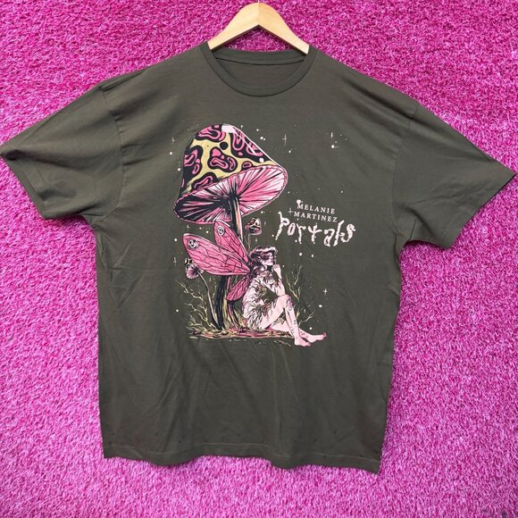 Melanie Martinez Portals Mushroom Pixie Electro-Pop Tee XXL - Picture 1 of 4